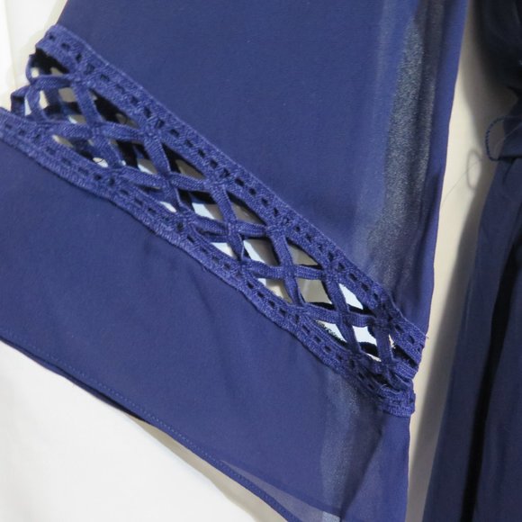 iZ Byer Bell Sleeved Dress - Picture 3 of 4